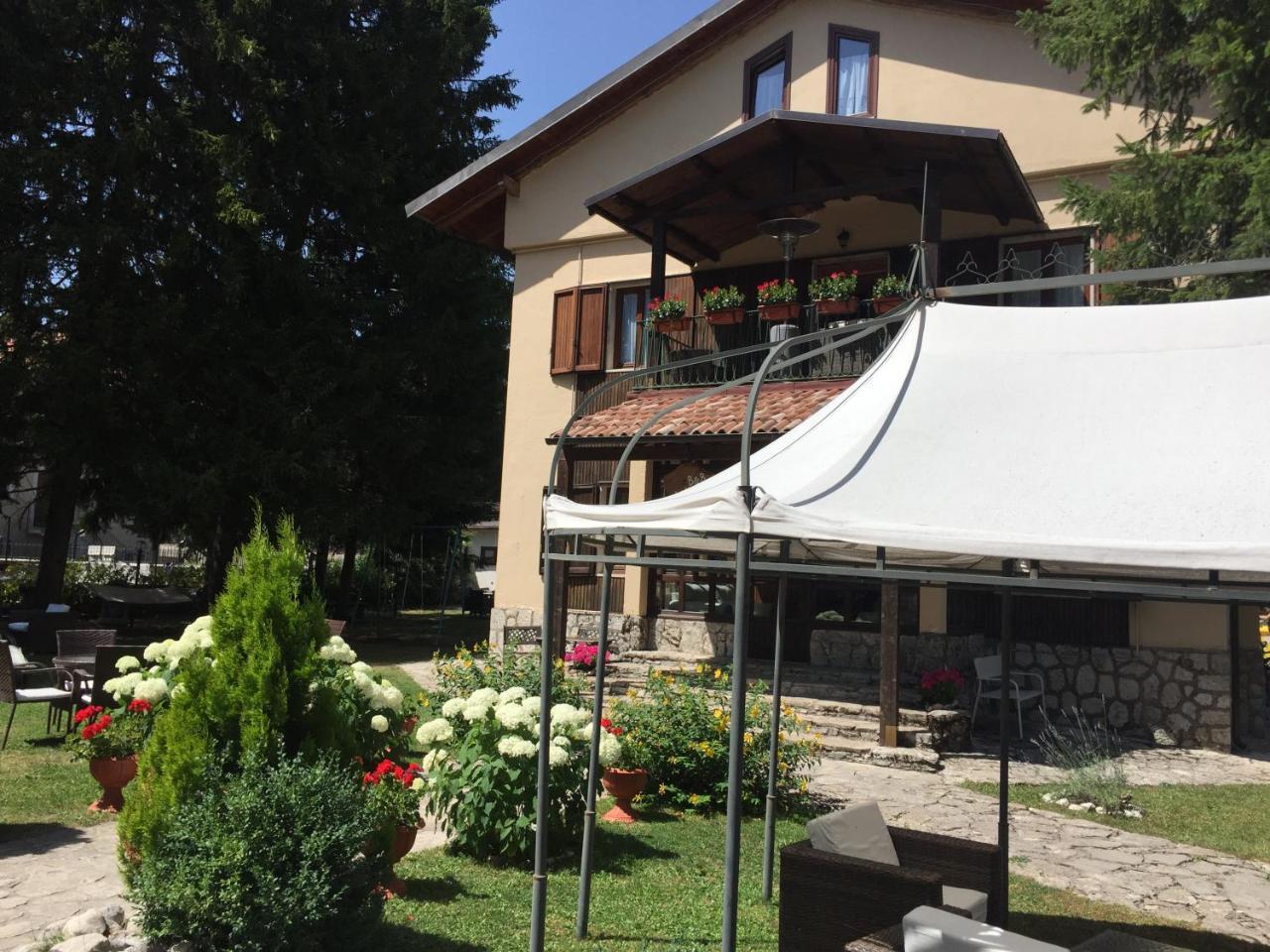 Villa Dei Pini ペスカッセーロリ エクステリア 写真